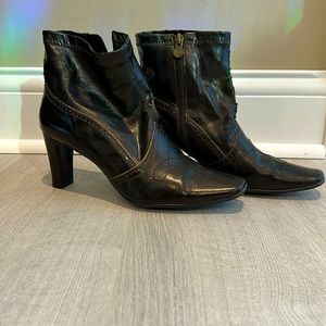 Etienne Aigner brown ankle Boots sz 8